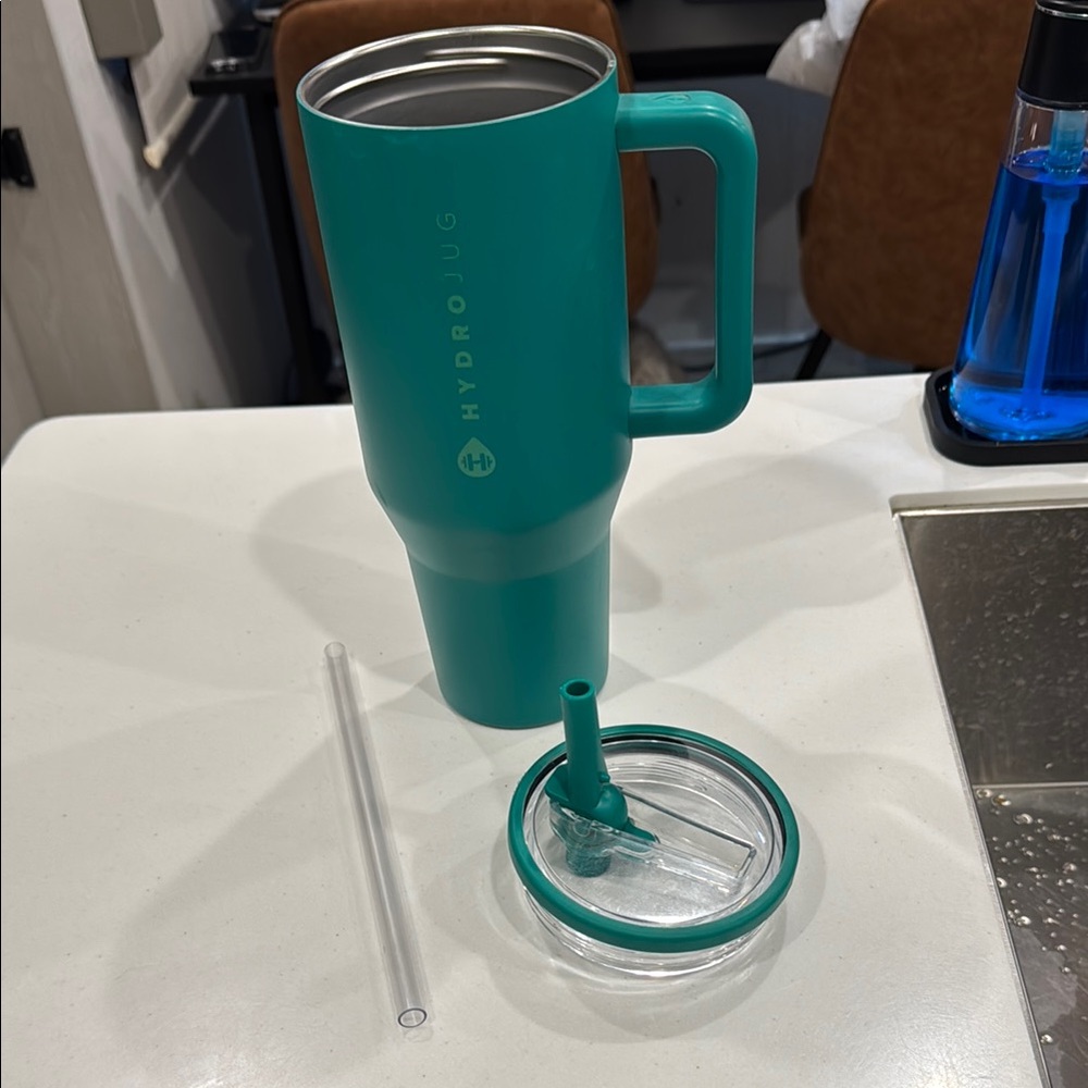 HydroJug 40oz Kelly Green Tumbler with Straw and Lid